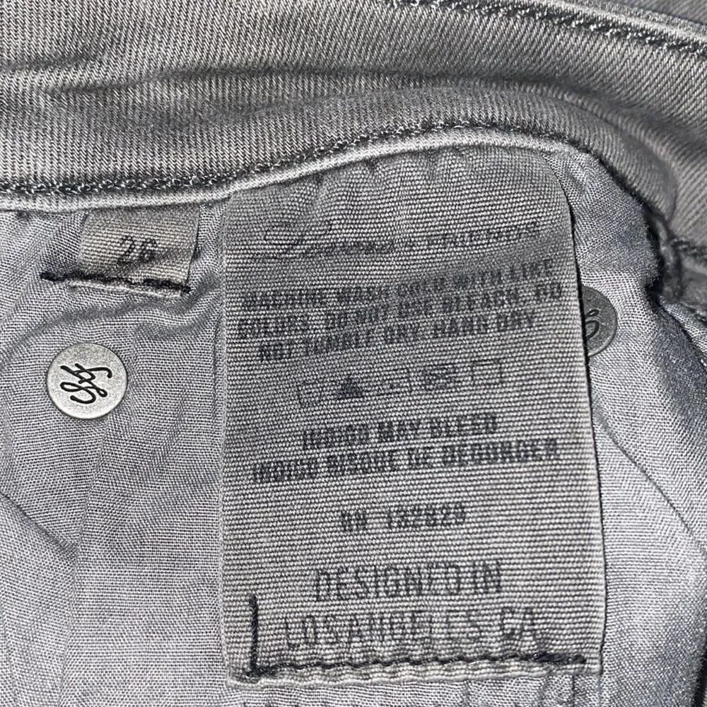 ✨ HP✨Lovers + Friends Gray Ricky Skinny Jeans✨ - Picture 5 of 10